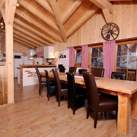 Semesterbostad Almchalet Schneeberg